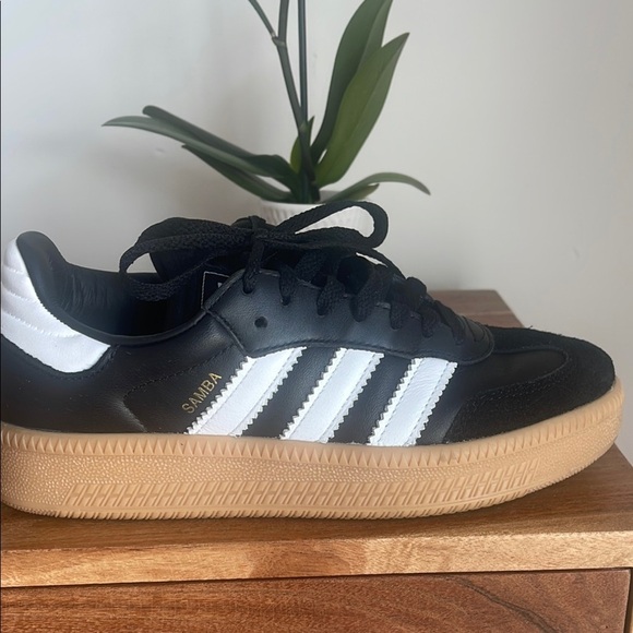 Adidas black and white sambas - Picture 4 of 8